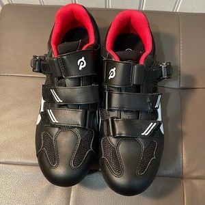 Peloton bike shoes size 40